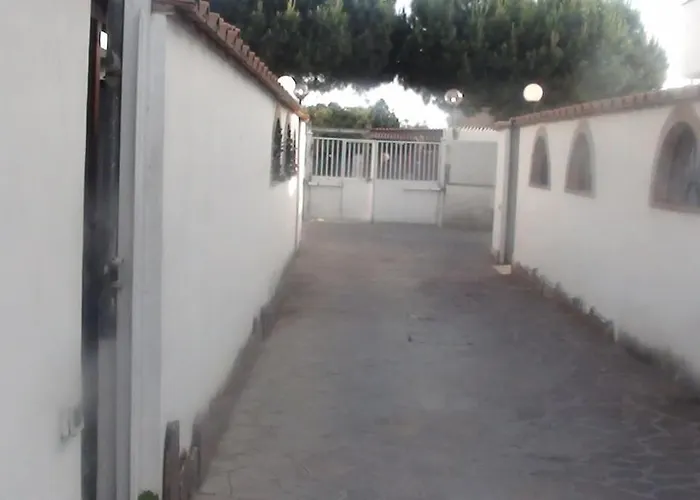 Villino Con Giardino A 10 Minuti A Piedi Dalla Spiaggia E Vicino A Roma