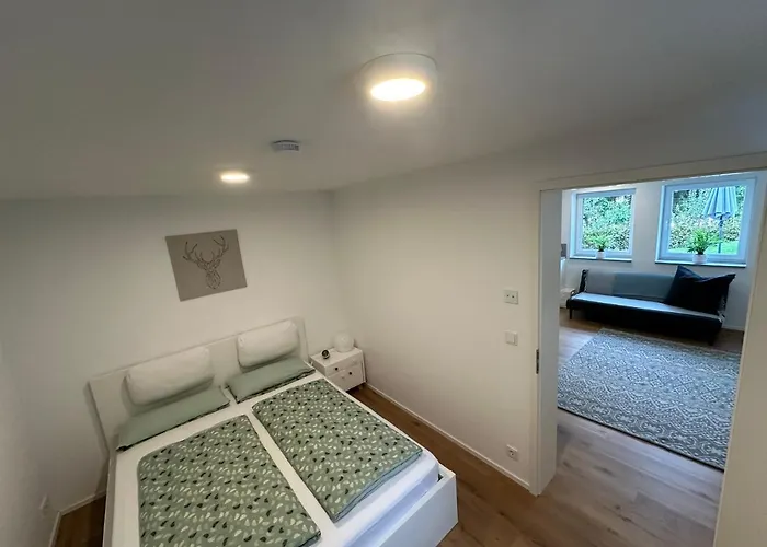 Modernes Apartment Mit Eigener Terrasse & Garten