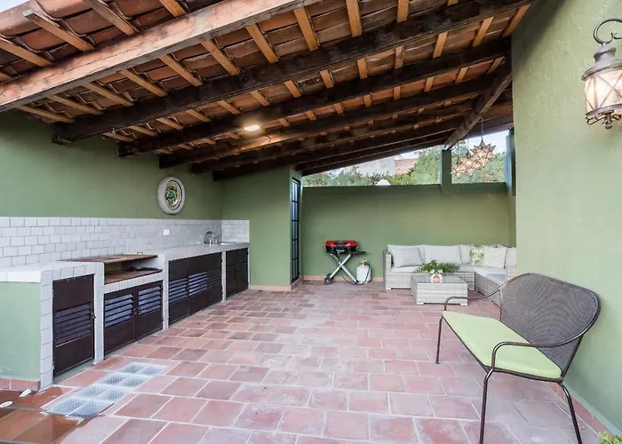 3Br Garden Home With Rooftop & Garage In Centro San Miguel De Allende