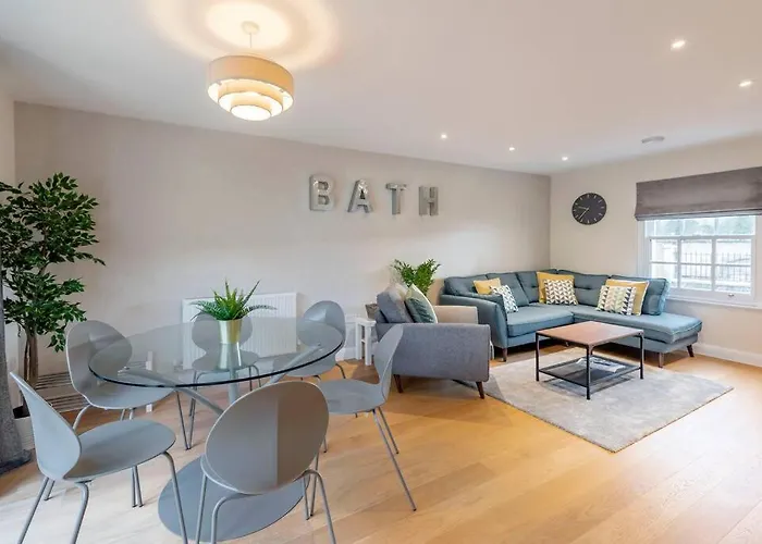 Fantastic 3-Bed House With Parking