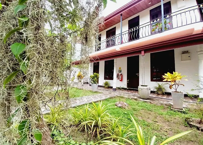 Dinu Lanka Resort