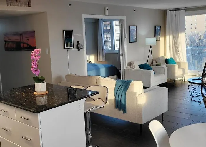 Smart Stylish Downtown Condo- 2 Bedrooms