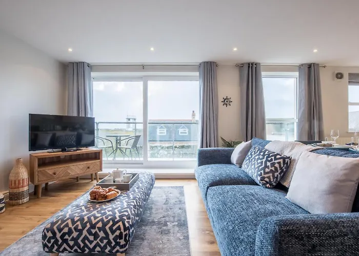 Beautiful Central Tenby Apartment With Free Parking