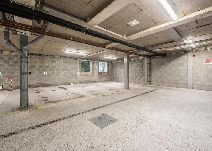 Beautiful Central Tenby Apartment With Free Parking