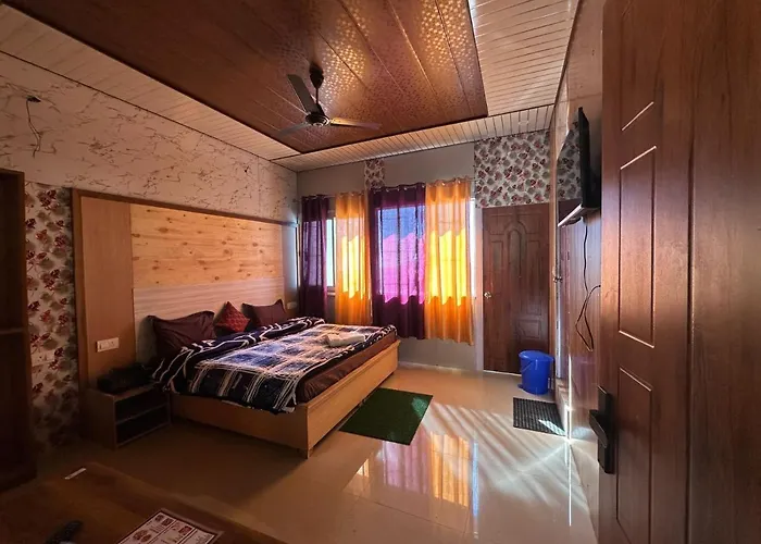 Kanatal'S Valley View Inn