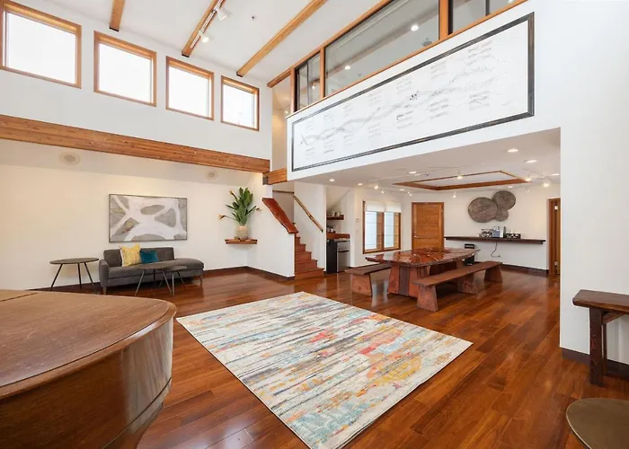 Seaside Art Gallery Loft Inspire Your Creativity With Breathtaking Views!