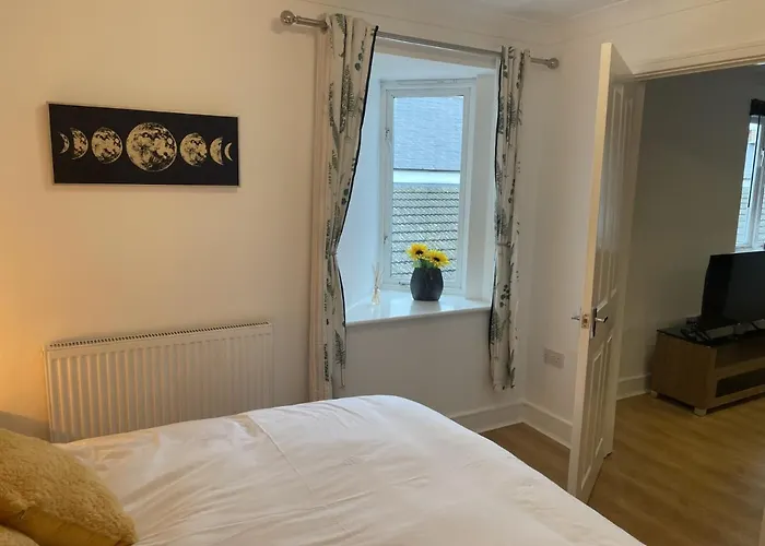 Modern The Mews Apartment