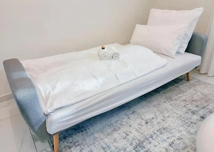 Vivid Luxury Apartment Ludwigsburg - Bluehendes Barock-Forum-Schloss-Downtown-Modern