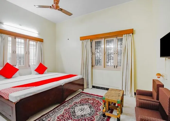 Oyo Retro Residency