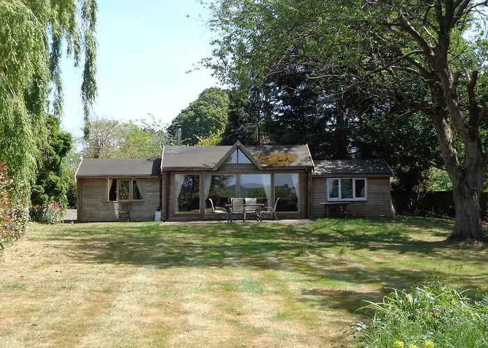 Idyllic Log Cabin Near Stratford Upon Avon