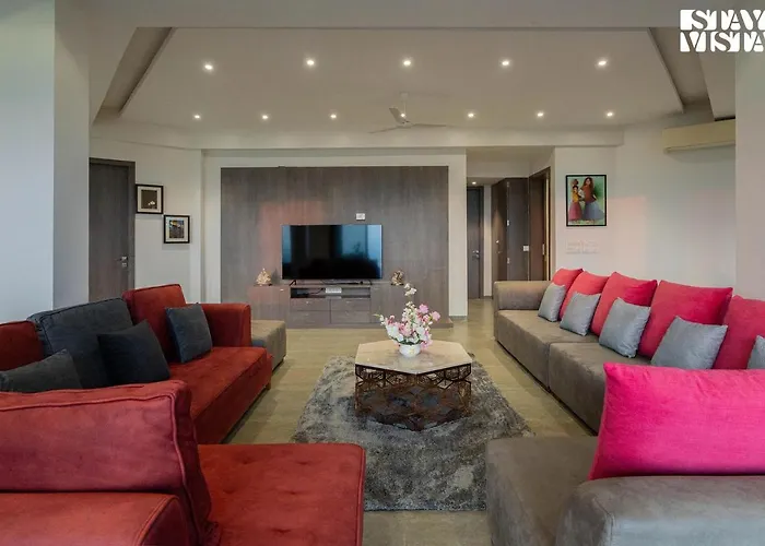 Aarna House By Veo, Stayvista - 4Bhk With Lake View & Bbq