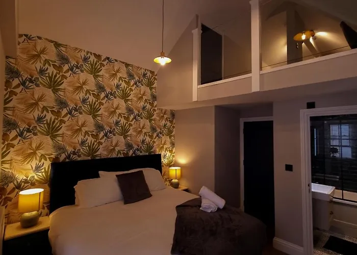 Central Brighton Townhouse 2 En-Suites & Parking