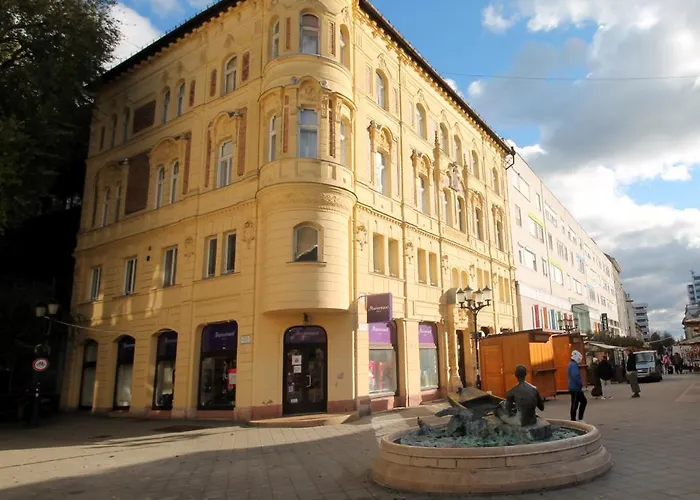 Modern Studio A Belvaros Koezepen Parkoloval- Kata Studioapartman