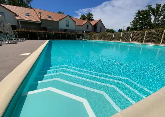 Maison 6 Personnes Avec 2 Chambres, Piscines Et Sauna