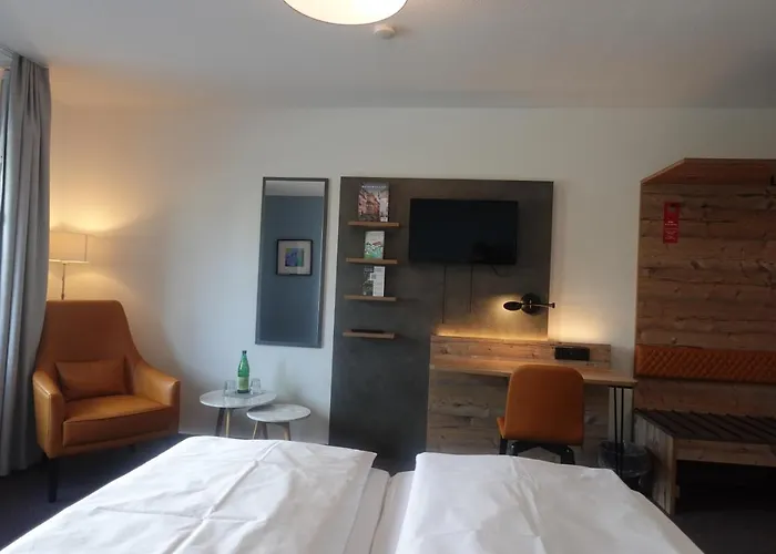 Hotel & Weinhaus Zum Schwarzen Baeren