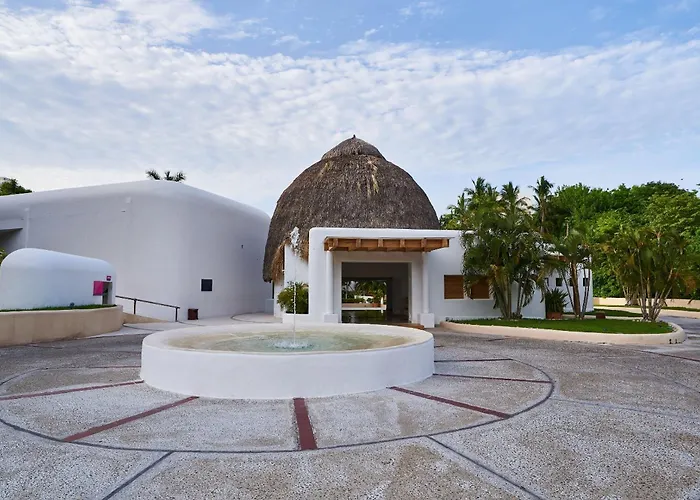 Camino Real Zaashila Huatulco