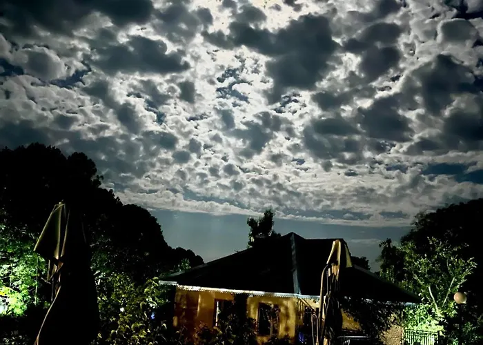 Prakriti Aalay - Riverside Mountain View Boutique Eco Resort