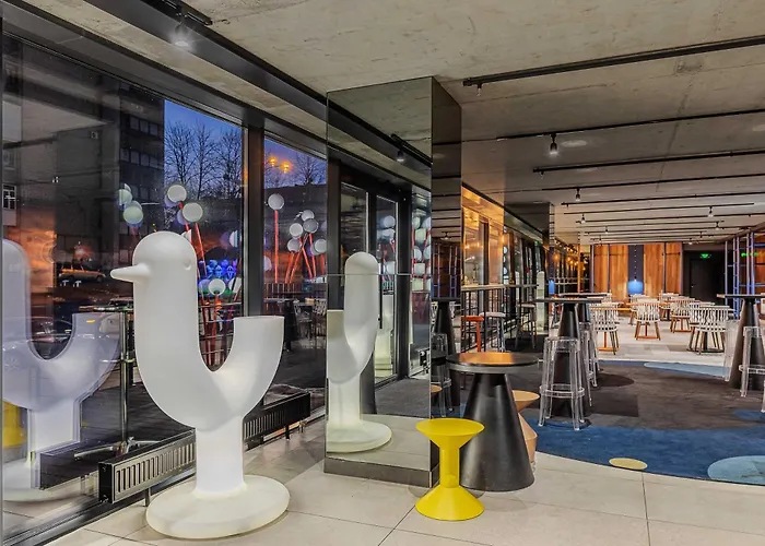 Iq Hotel