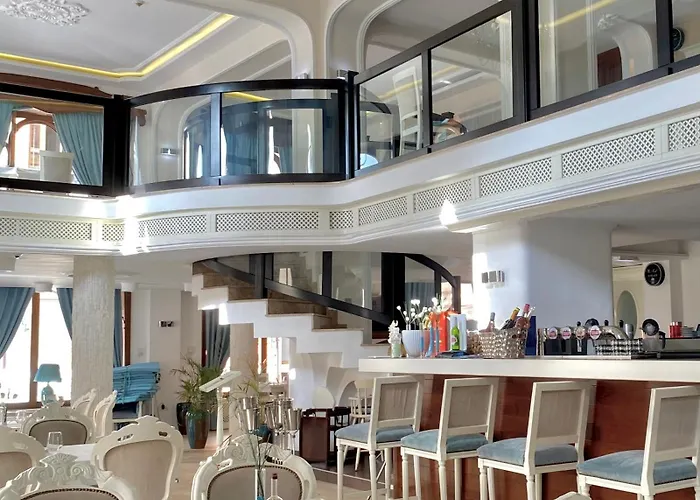 Astoria Grand Hotel