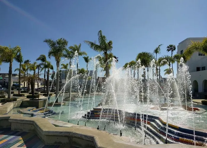 Mile To Beach! Private, Family & Pet Friendly Oasis! Pool Table & Hot Tub!
