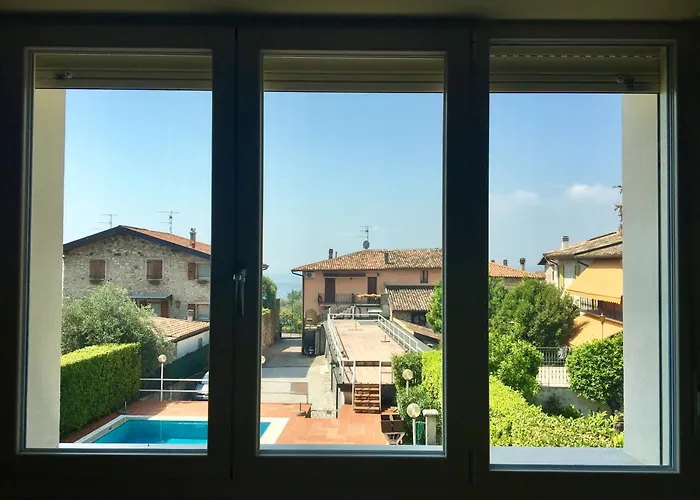 Casa Con Ampio Terrazzo, Vista Lago E Giardino