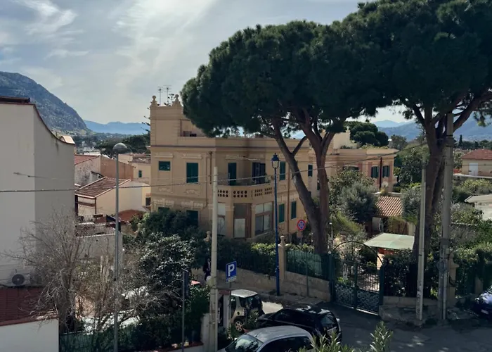 Holiday Mondello