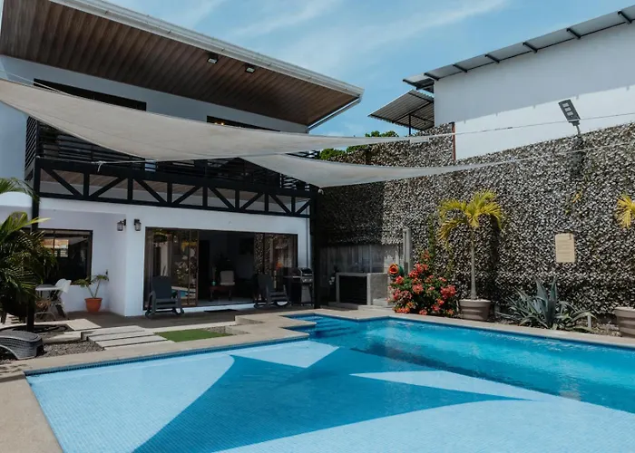 Private Home With Resort Style Swimming Pool