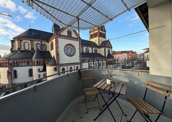 Zentrales 2-Zi Apartment By Rabe - Klimaanlage, Historische Kirche, Smart-Tv, Netflix