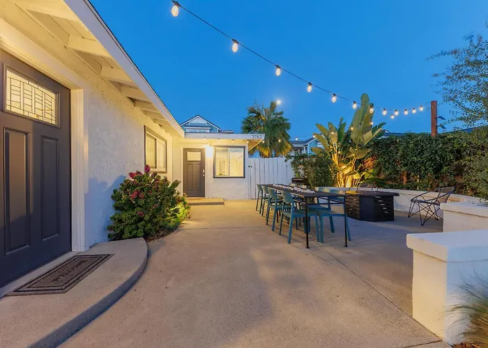 Charming Beach Bungalows - 4Br, Sleeps 10, Pets Ok