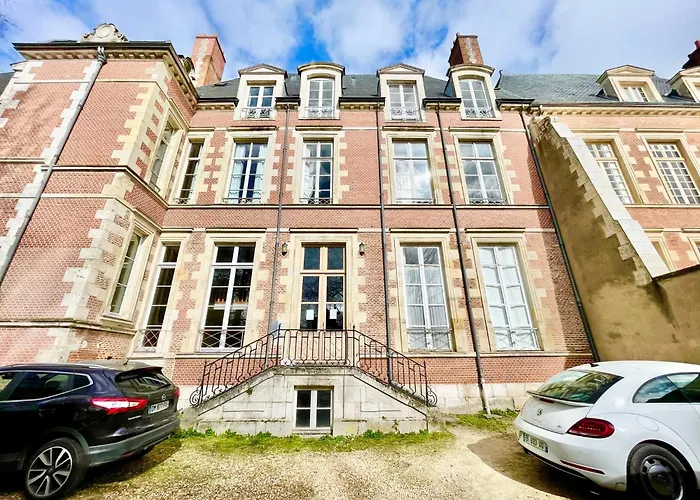Orleans - Le Royal - Lumineux - Stationnement