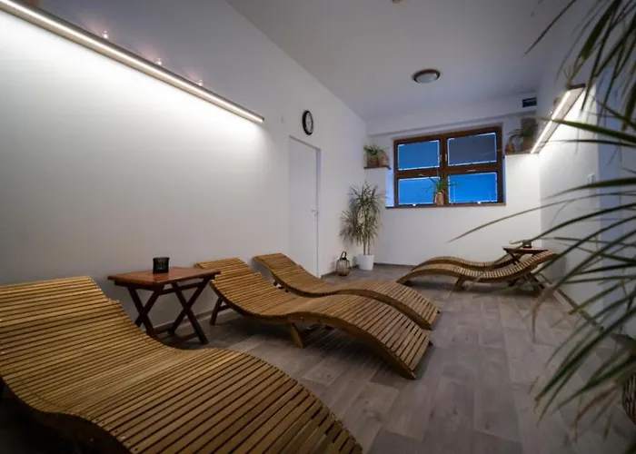 Yura Hotel Celadna Bazen A Sauny Zdarma