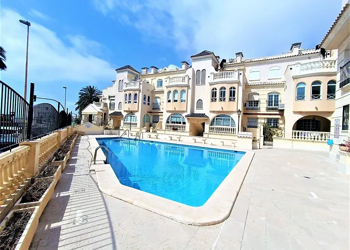 Amazing Penthouse On The Beach, Sea Views, Wifi, Airconditioning And Parking