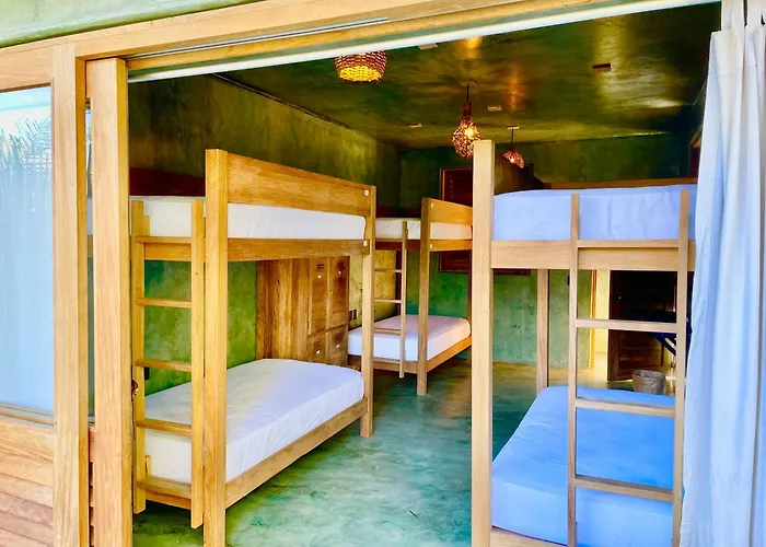 Cocos Hotel