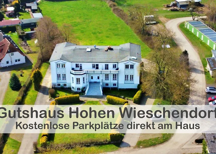Fewo Anker Im Gutshaus Hohen Wieschendorf, Entschleunigung Pur Fuer Erholsame Tage