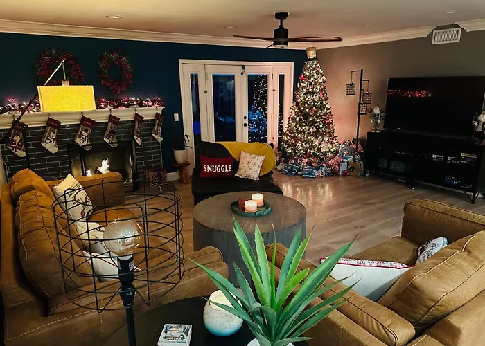 Huntington Beach, Ac, Pool, Hot Tub, Detached Office, Close To Beach, Outside Entertaining Area