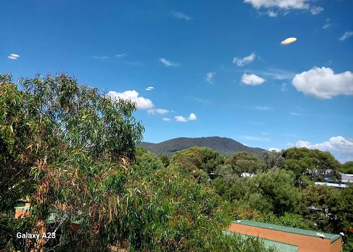 Lux 2 Bed 2 Bath Secure Parking Apartment In The Heart Of Dickson, Canberra