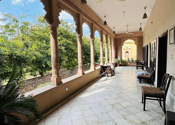 Hotel Karan Villas
