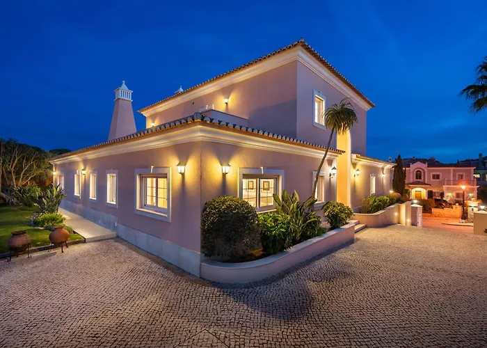Extraordinary Villa On An Elevated Position In Quinta Do Lago