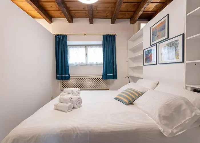 Casa Di Mezzo Nel Cuore Di Salo