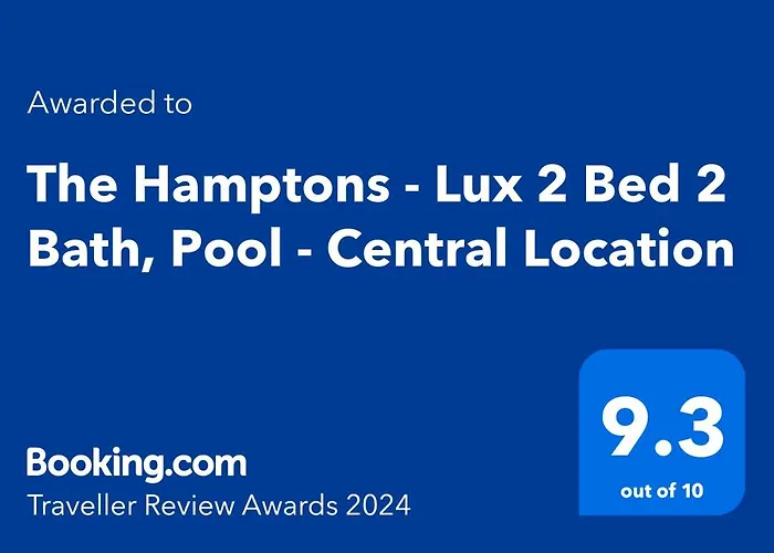 The Hamptons -Coastal Luxe Dual Suite - 2 Bed 2 Bath, Rooftop Pool & Free Parking