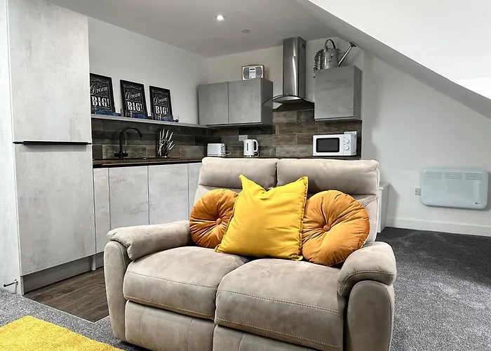 Vibrant Apartments Close To City Centre