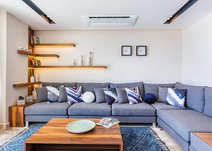 Villa Phi With Heated Indoor Pool