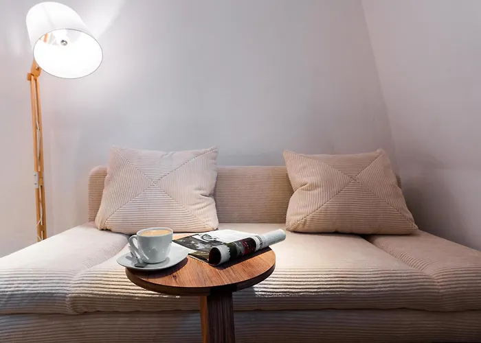 Moderne Stadtwohnung An Der Fussgaengerzone, Smart Tv, Kingsize-Bett, Couch, Kueche