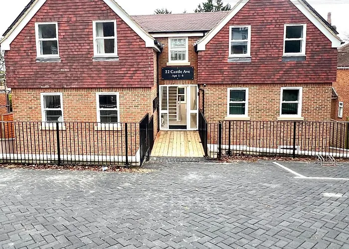 Dover Port In Quiet Location With Castle Views And Off Road Parking