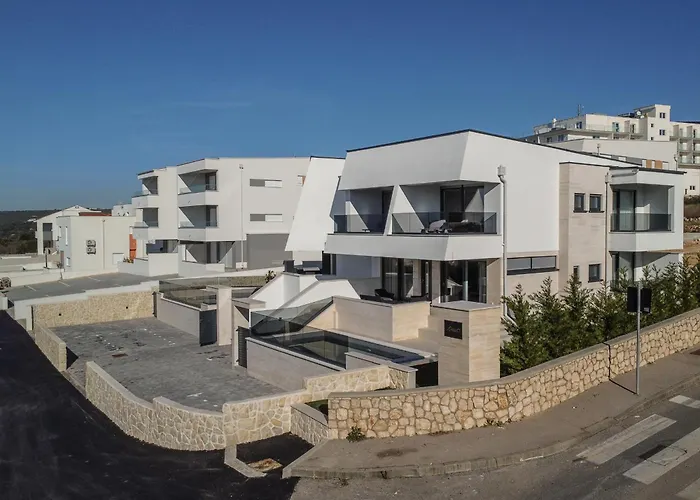 Luxury Villas Travera