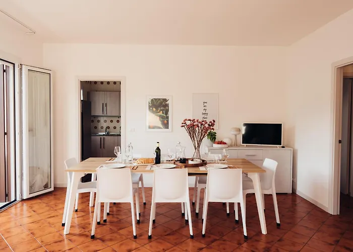 ANIMA JESOLO - CA DELLE ROSE, Family Apartments, Piazza Mazzini, Beach&Garden