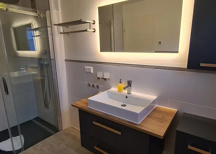 Noahs Apartments