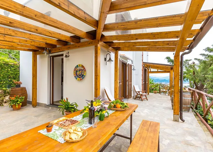 Starhost - La Casella Seaview Garden Terrace And Parking