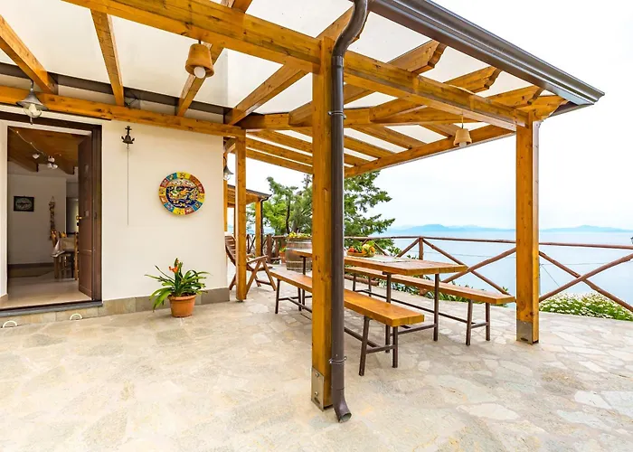 Starhost - La Casella Seaview Garden Terrace And Parking