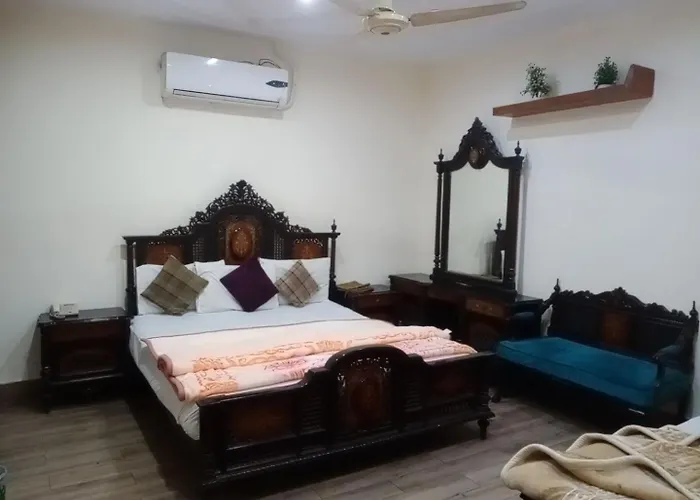 Hotel Pak Continental Multan